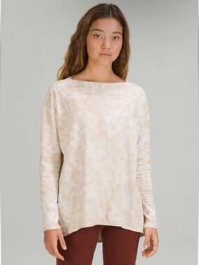 Lululemon Back in Action Long Sleeve Shirt size 6